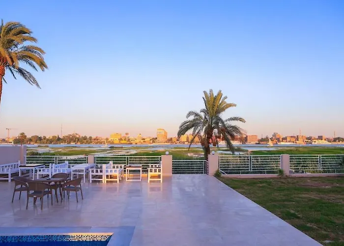 Royal Nile Suites - Nile View Suite 2